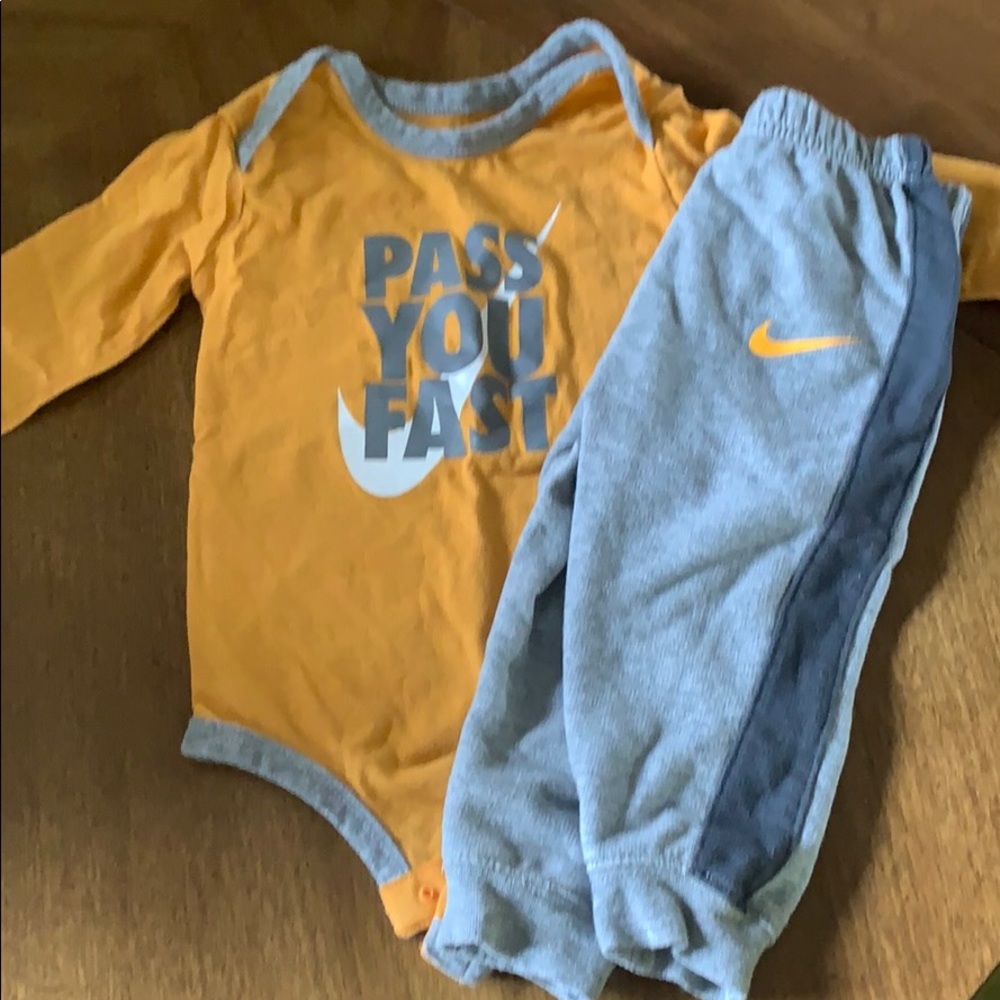 Boys Nike two piece outfit